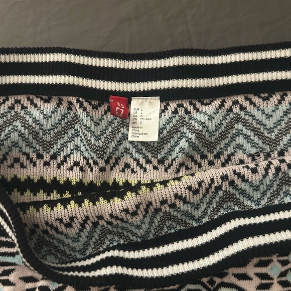 Aztec Knit Mini Skirt - Picture 2 of 2